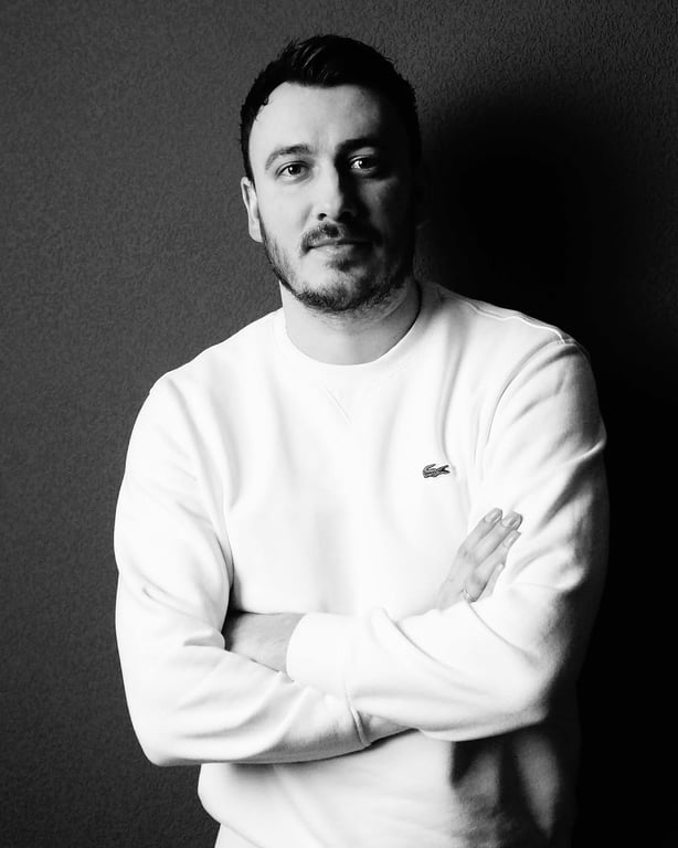 Співак Ivan Navi - фото