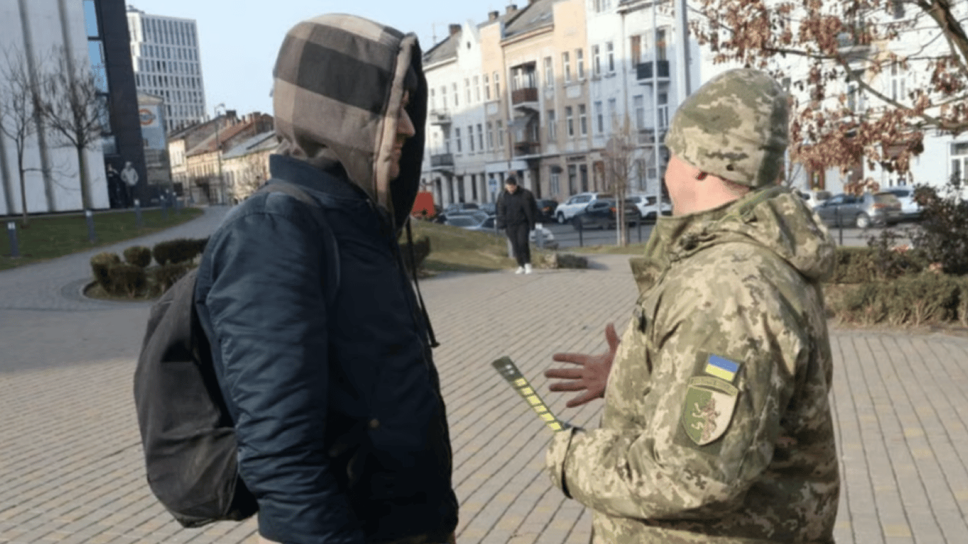 Мужчина сливал локации ТЦК на Полтавщине: как наказал суд