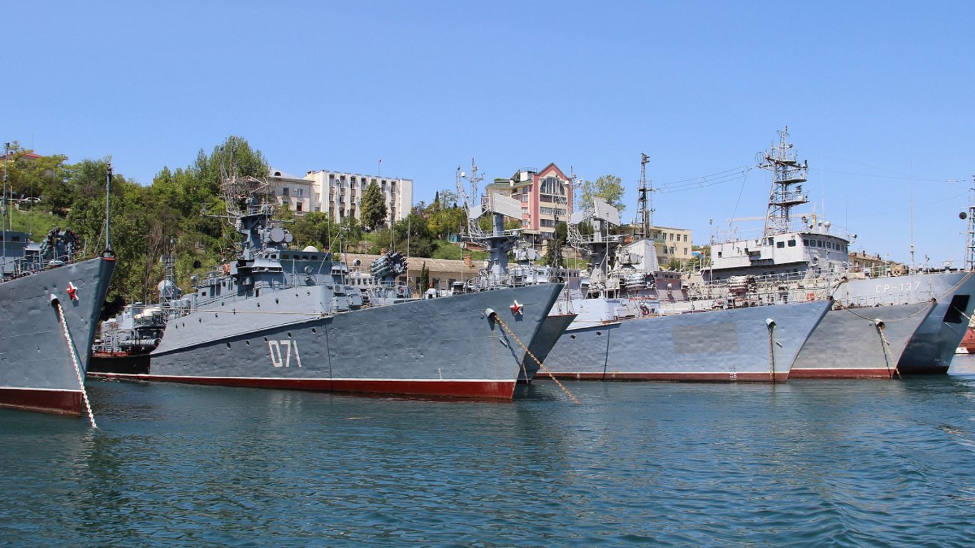 Чорноморський флот РФ боїться покидати акваторію Криму