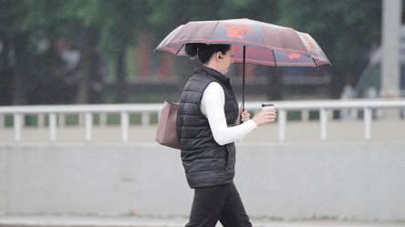 Мешканцям яких регіонів слід взяти парасольку — прогноз на завтра - 285x160