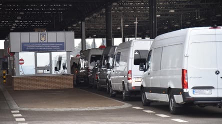 Чотири популярних КПП в заторах — черги на кордоні України - 285x160