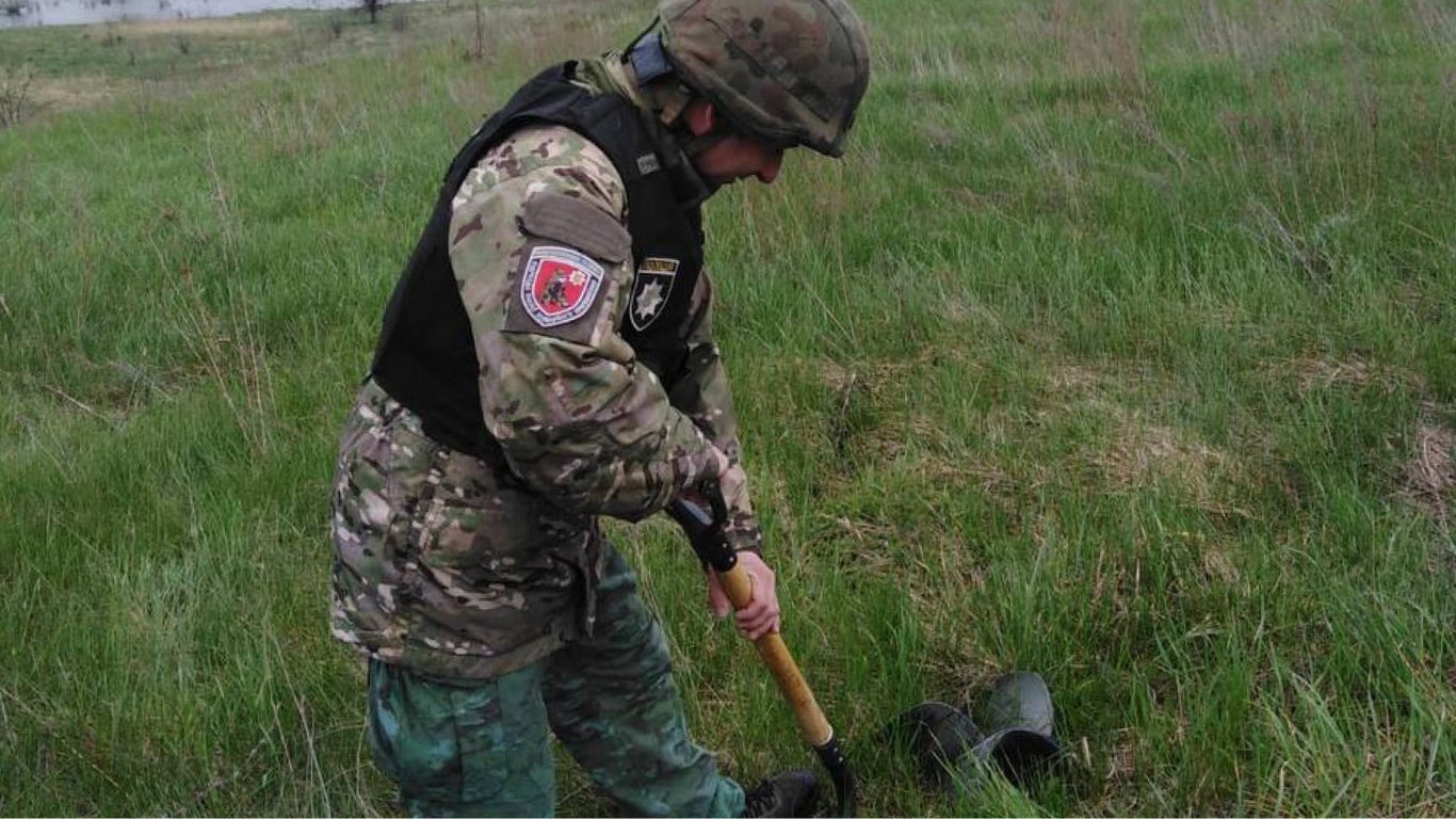 У Київській області знайшли уламки реактивного снаряду "Ураган"