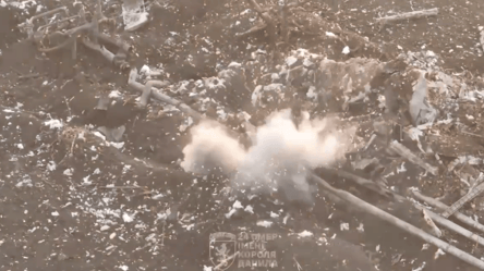 Генштаб показав кадри атак українських дронів на окупантів - 290x166