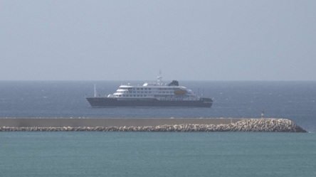 В Испании суд ввел карантин для 14 пассажиров MV Hondius - 290x166