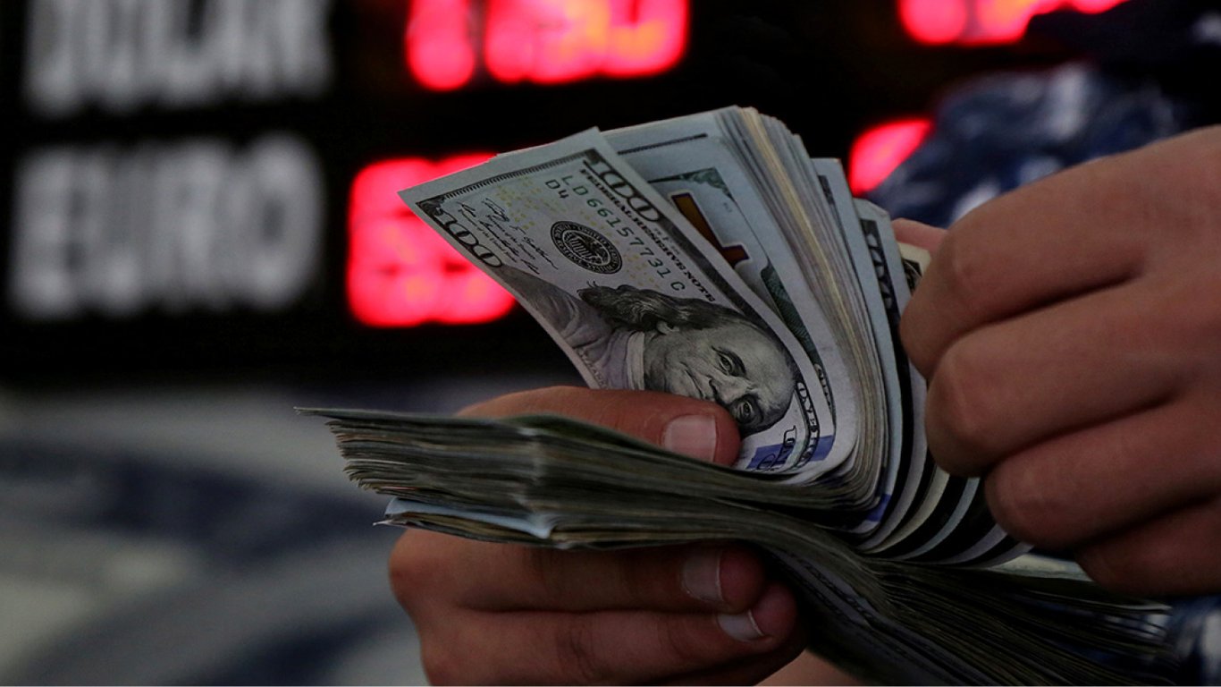 Курс доллара в марте идет вверх — о чем предупреждают эксперты