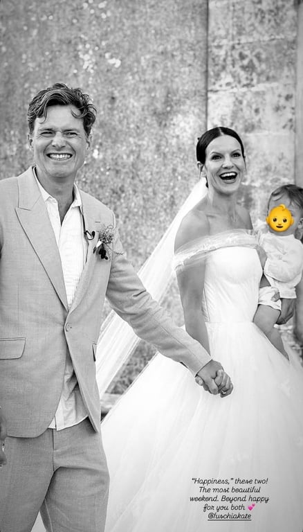 Фуксія Кейт Самнер вийшла заміж вдруге - фото