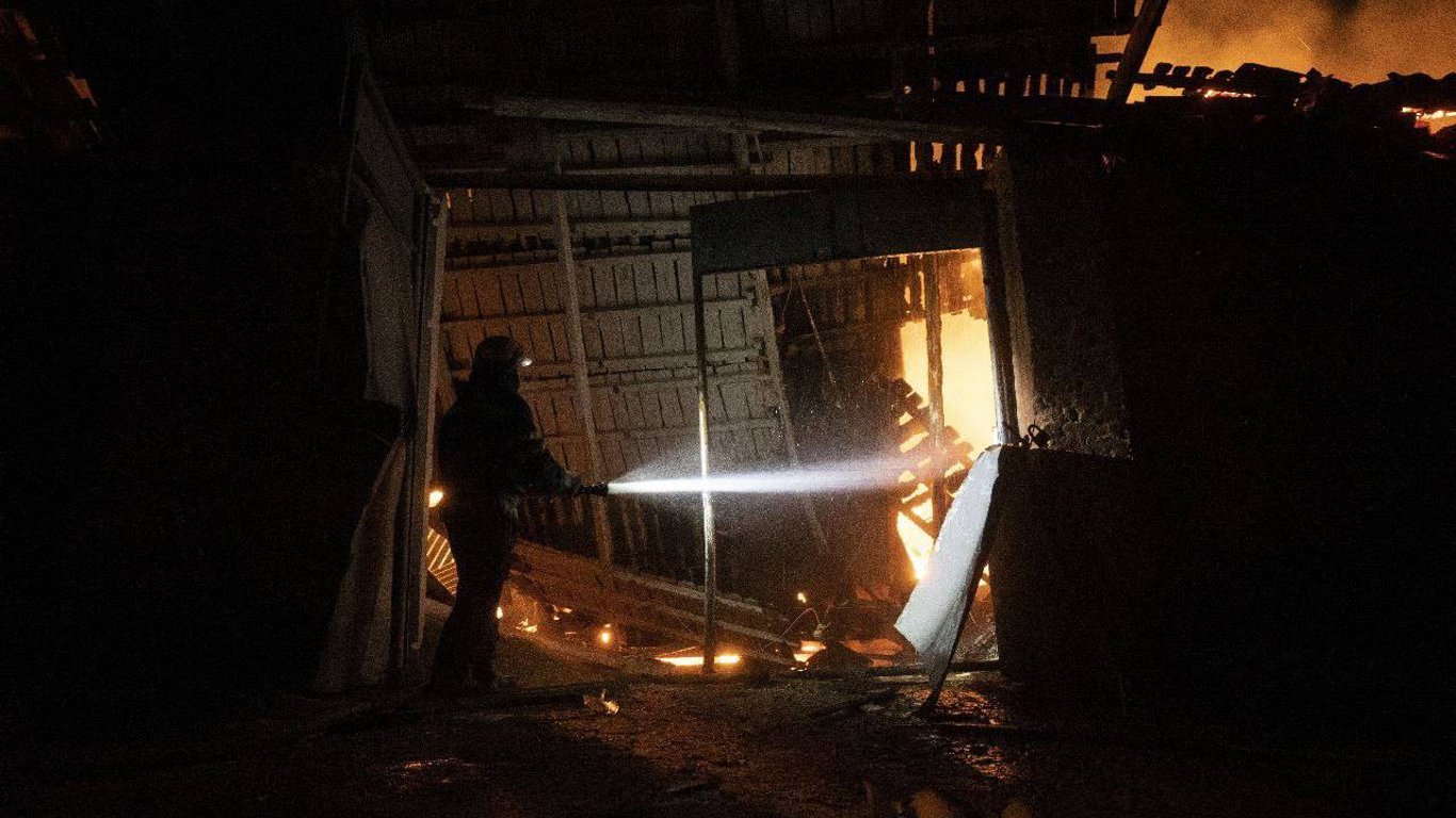 Ночной обстрел Хмельнитчины: ОВА обнародовала фото последствий удара