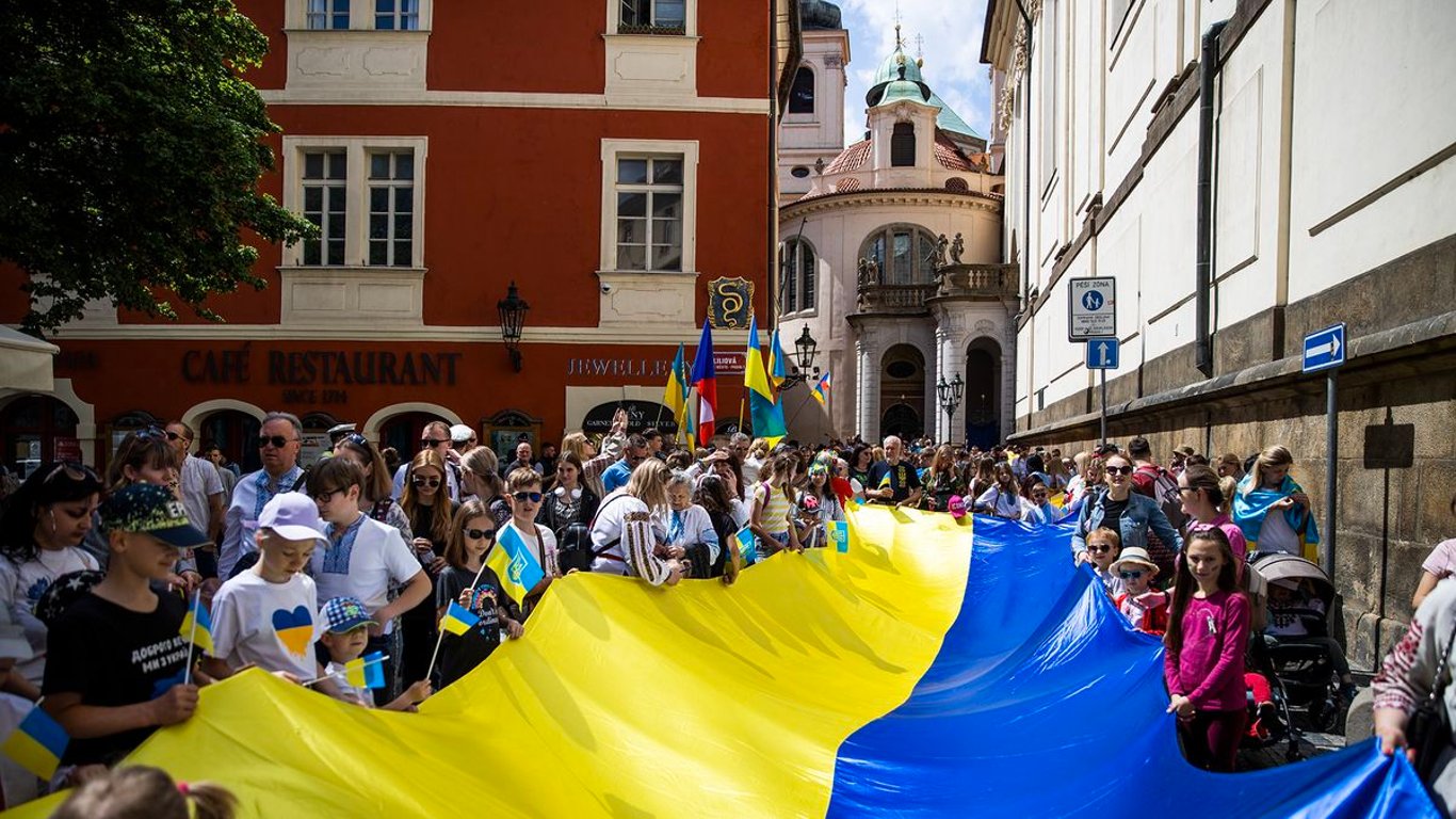 Скільки чехів хочуть, щоб українці виїхали після війни: результати опитування