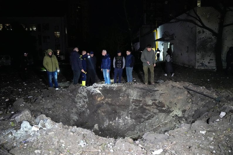 Россияне ударили по жилому комплексу в Харькове, — Игорь Терехов - фото 16