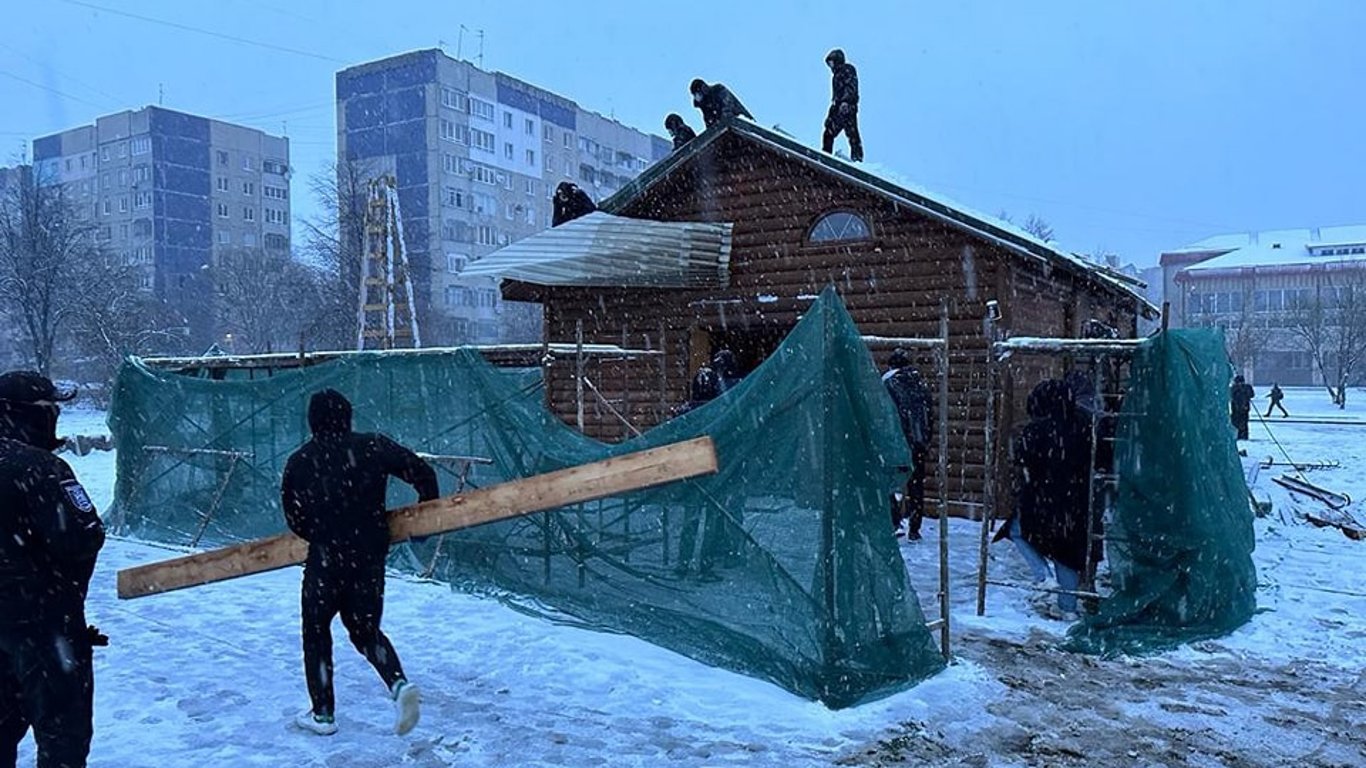 У Львові демонтували незаконно зведену будівлю УПЦ МП: відео