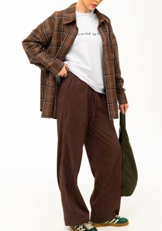 Стильний образ в трендовому коричневому кольорі