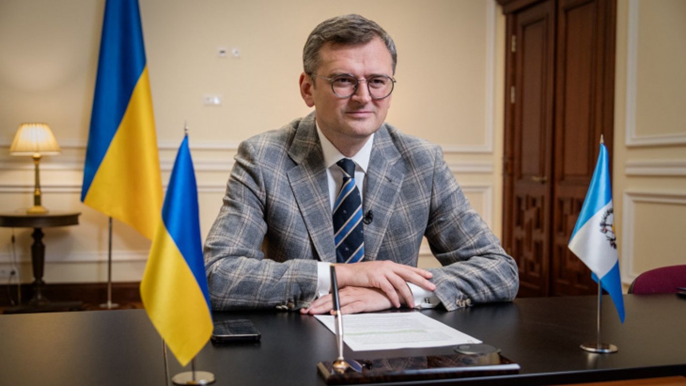 Кулеба ответил, позволит ли множественное гражданство уехать из Украины