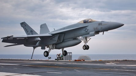 Пентагон планує збільшити термін служби винищувачів F/A-18 - 285x160