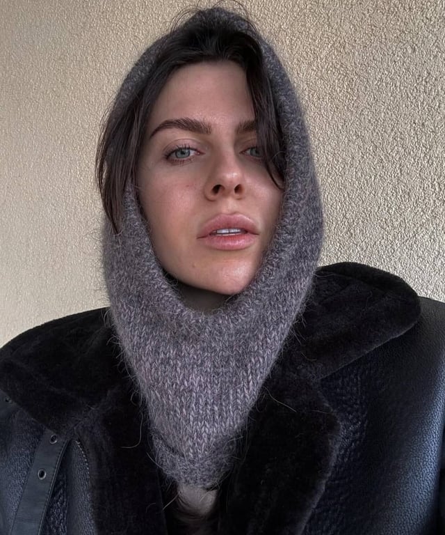 Стильний головний убір до пальто