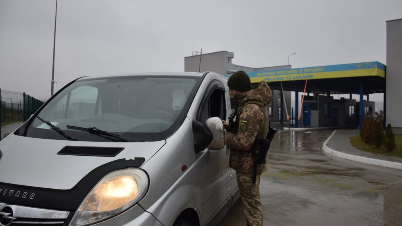 Речі, які категорично заборонено ввозити в Румунію — що конфіскують митники