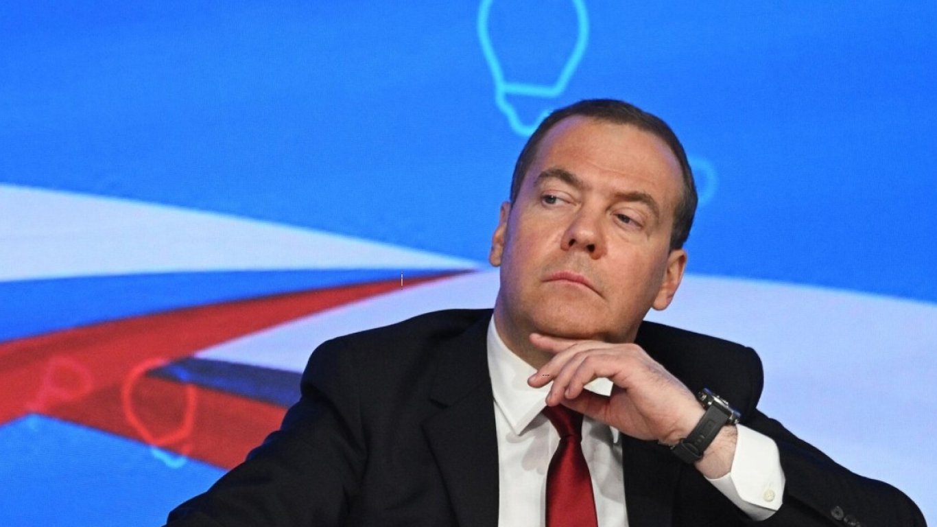 Мир без россии нам не нужен — Медведев угрожает уничтожить человечество