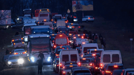 Выезд за границу Украины — какие пункты пропуска заполнены с утра автомобилями - 285x160