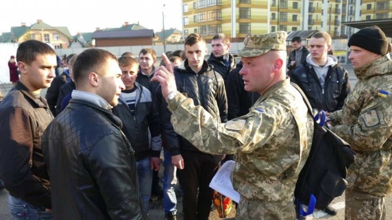 На Львівщині підполковник видав фальшиву відстрочку від мобілізації — як його покарали