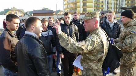 Во Львовской области подполковник выдал фальшивую отсрочку от мобилизации — как его наказали - 285x160