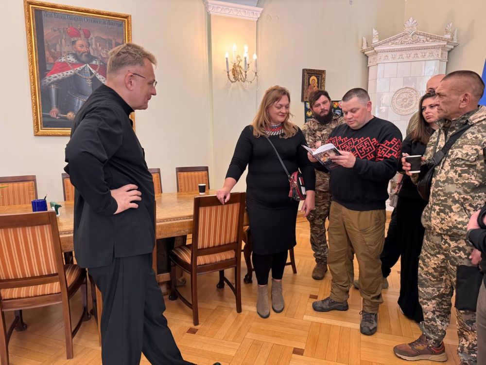 Військові письменники Садовий