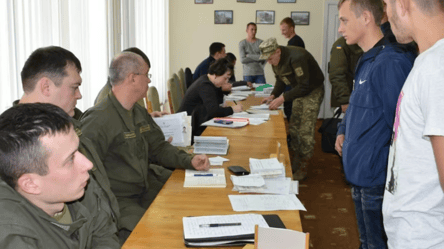 Киевский ТЦК опроверг информацию о самоубийстве военнообязанного - 290x166