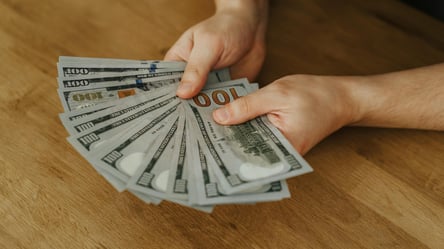 Ця країна роздає гроші всім громадянам — який паспорт потрібен - 290x160