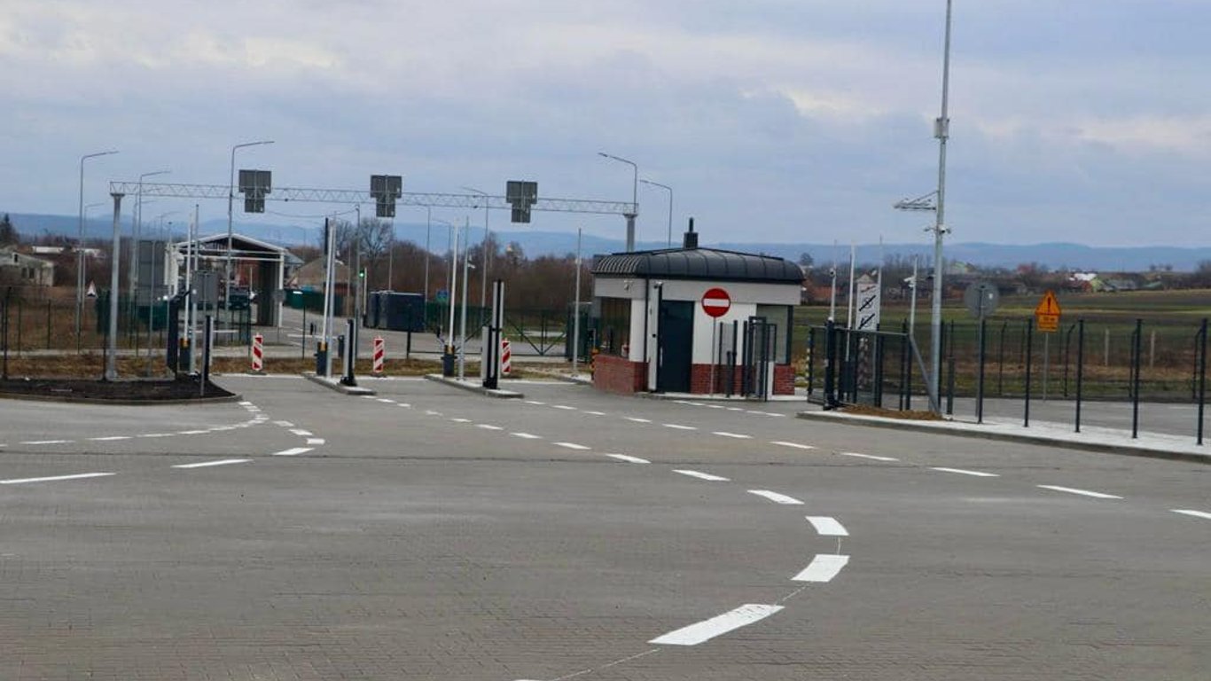 На границе с Польшей завершается строительство еще одного автомобильного КПП