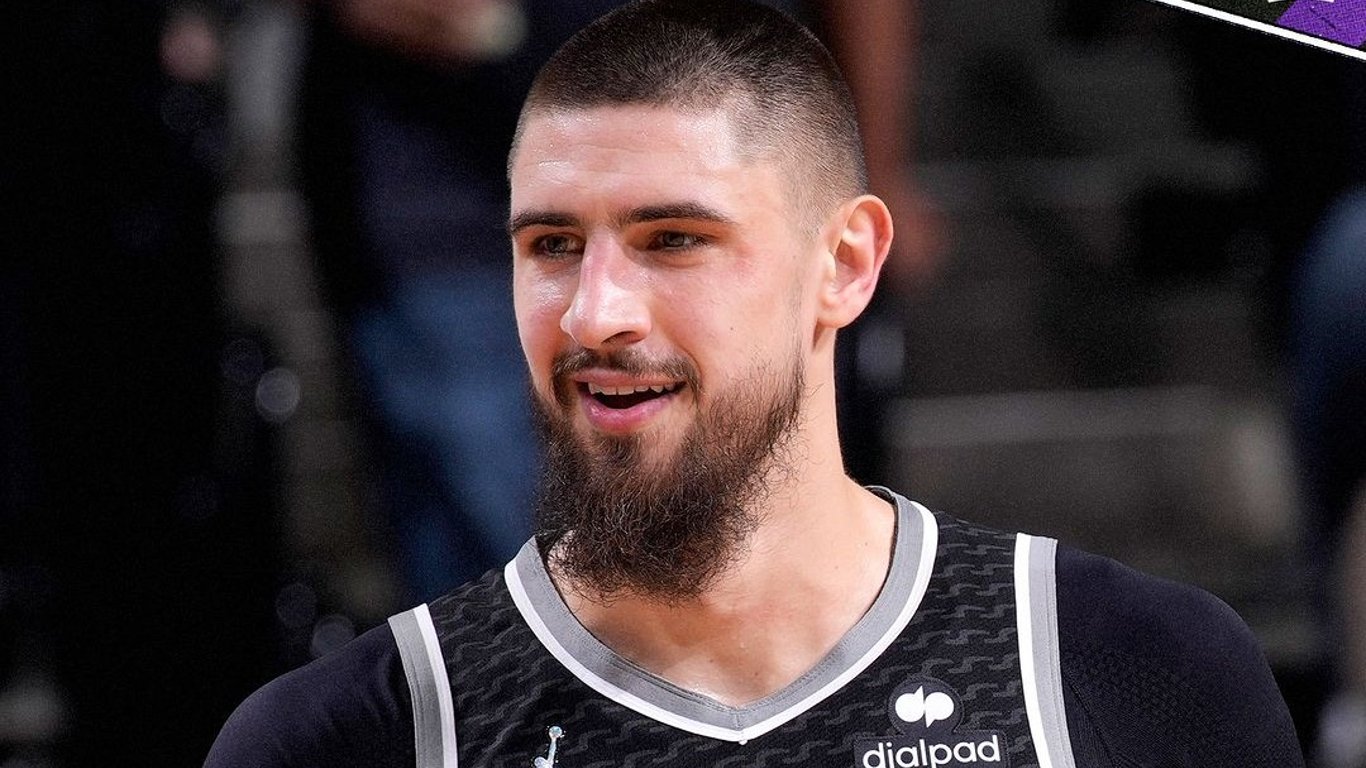 Українець Лень залишається в НБА: клуб запропонував йому контракт