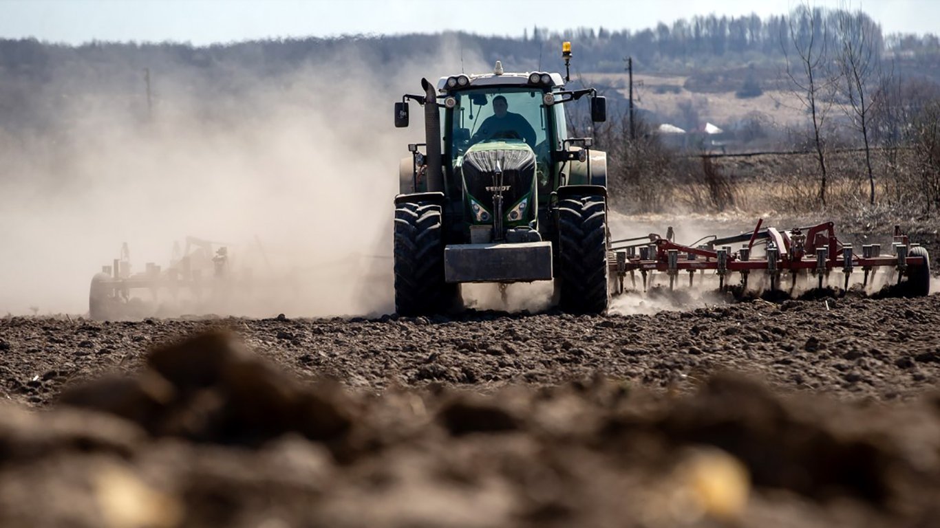 Третья посевная под обстрелами – сколько урожая планируют собрать и что будет с ценами в Украине