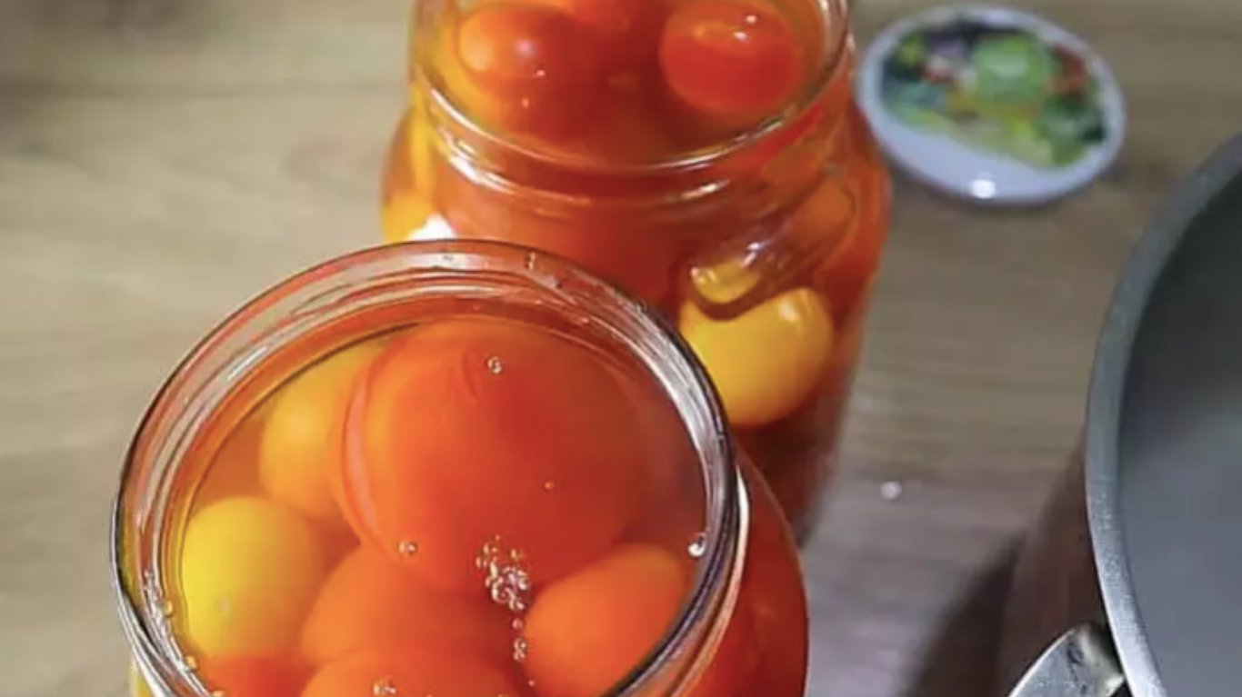 рецепт маринованих помідорів