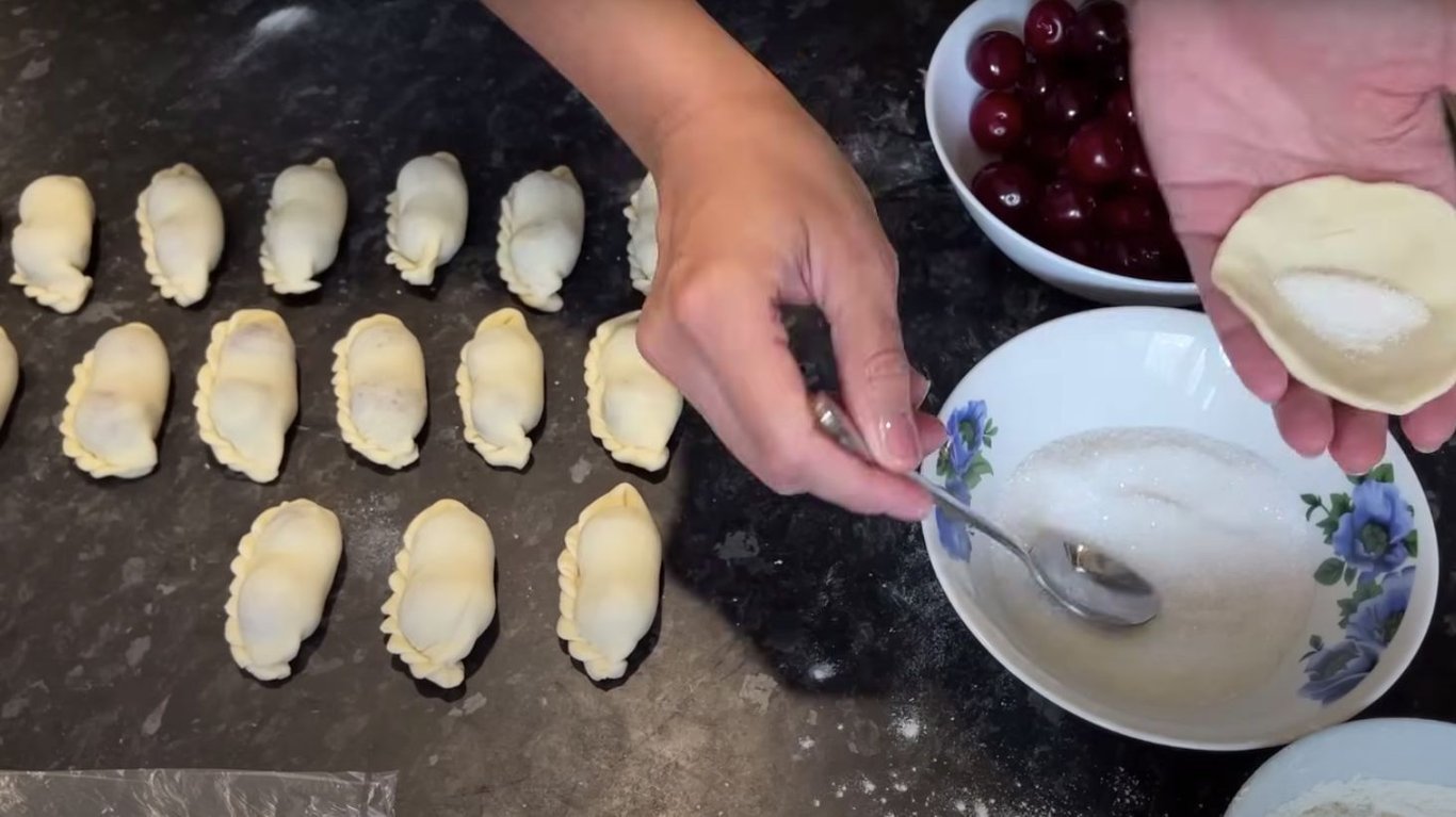 рецепт вареників з вишнями 