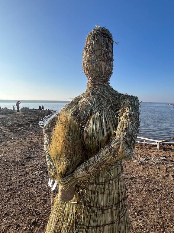 Опудало зими 