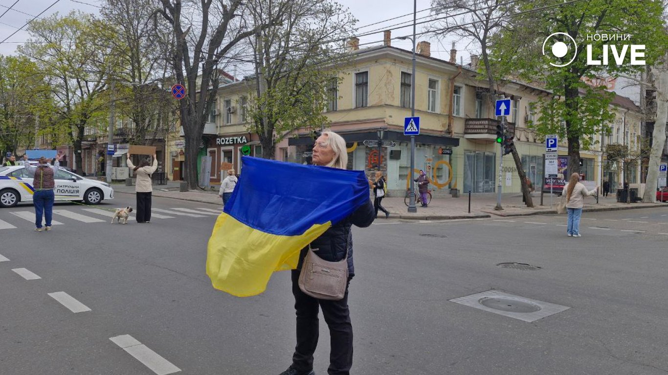 Остановись и почти память — в акция в Одессе в память о погибших - фото 5
