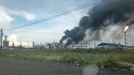ССО України атакували Омський НПЗ за 2500 кілометрів від кордону - 304x171