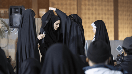 Росіянка не може виїхати з Ірану — причина - 285x160