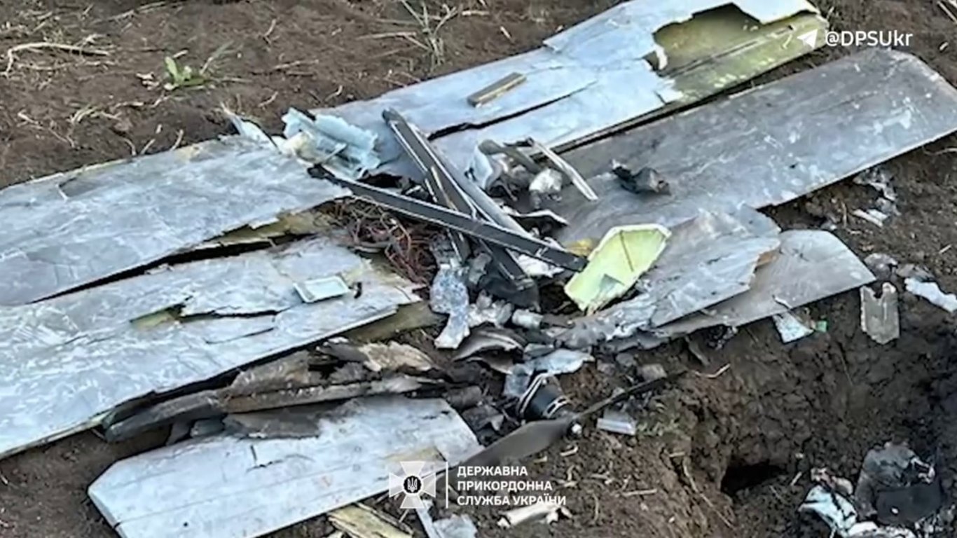 Бійці ДПСУ збили російський дрон Ланцет — відео