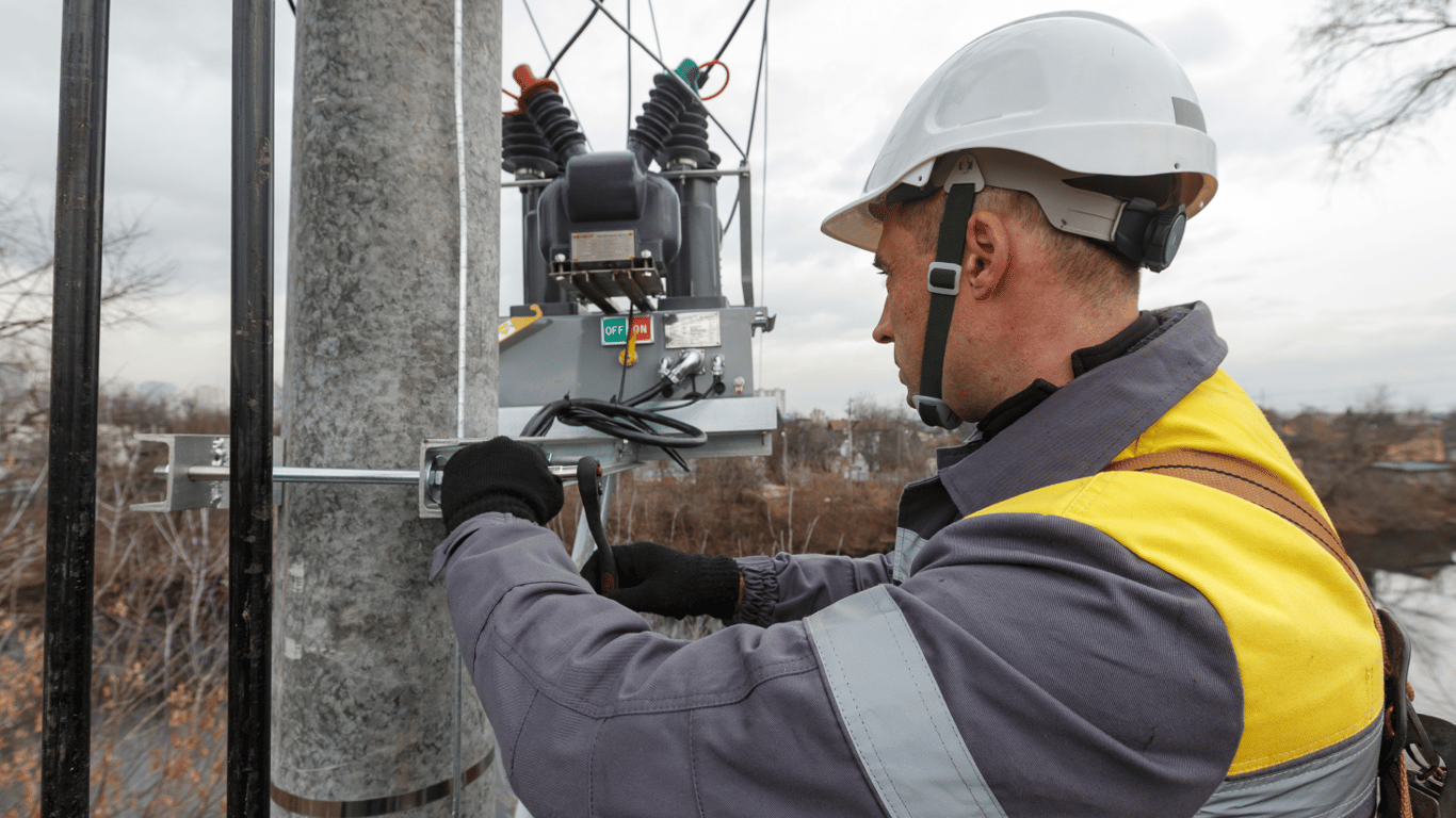 Без світла будуть чотири черги: графіки для Харкова на завтра