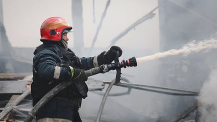 РФ завдала ударів по Київщині: загинула людина, пошкоджені будинки - 304x171