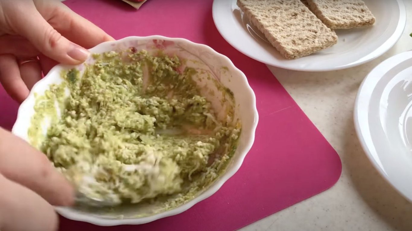 рецепт намазки с авокадо и яйцом на завтрак