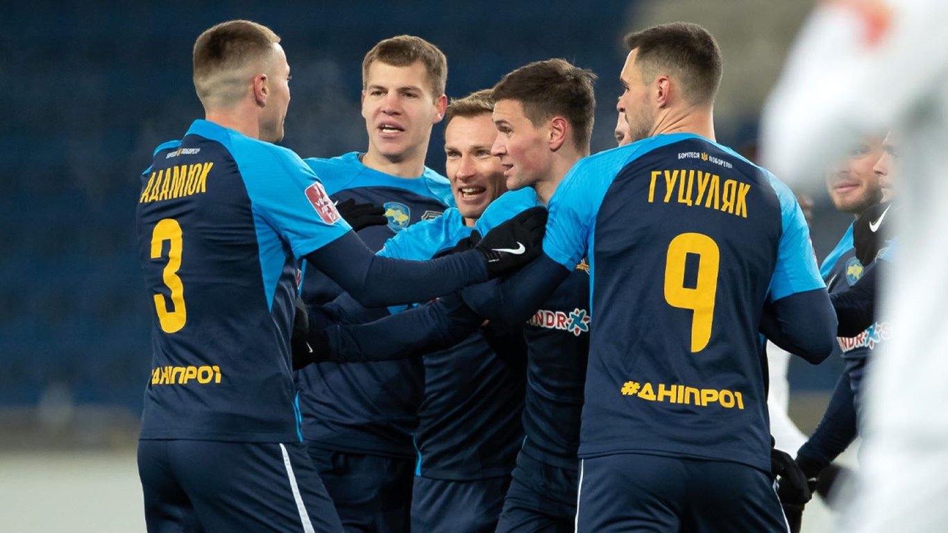 Дніпро-1 у матчі з сімома голами та червоною карткою переміг Чорноморець