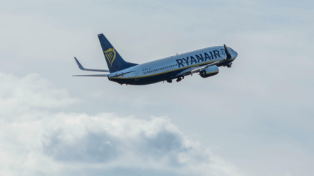 Ryanair массово закрывает рейсы в Европе - 290x166