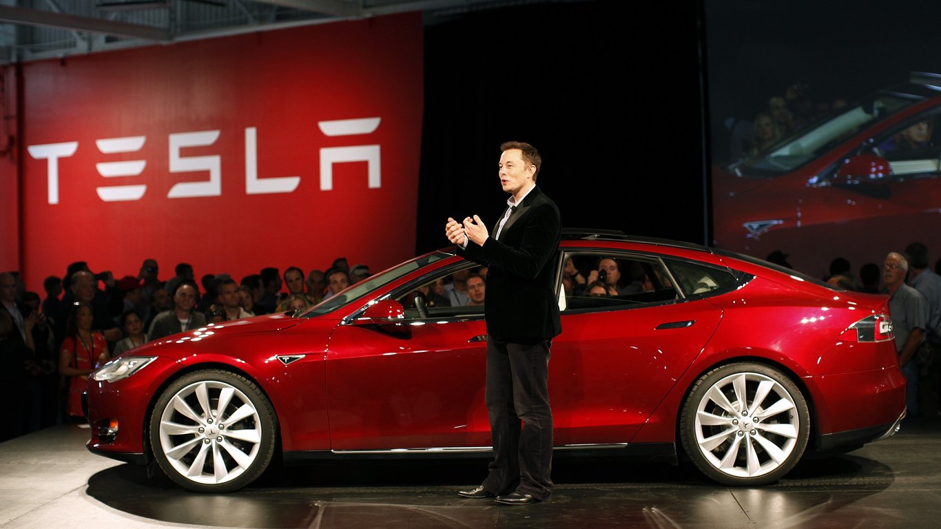 В США подали иск против Tesla: в чем обвиняют
