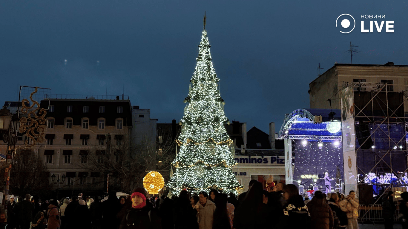 Гірлянди на головній ялинці Одеси