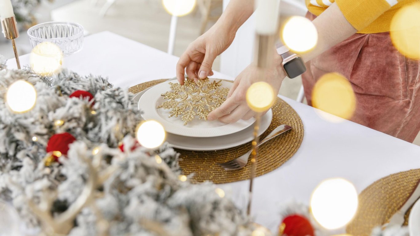 Как декорировать новогодний стол за фэншуем