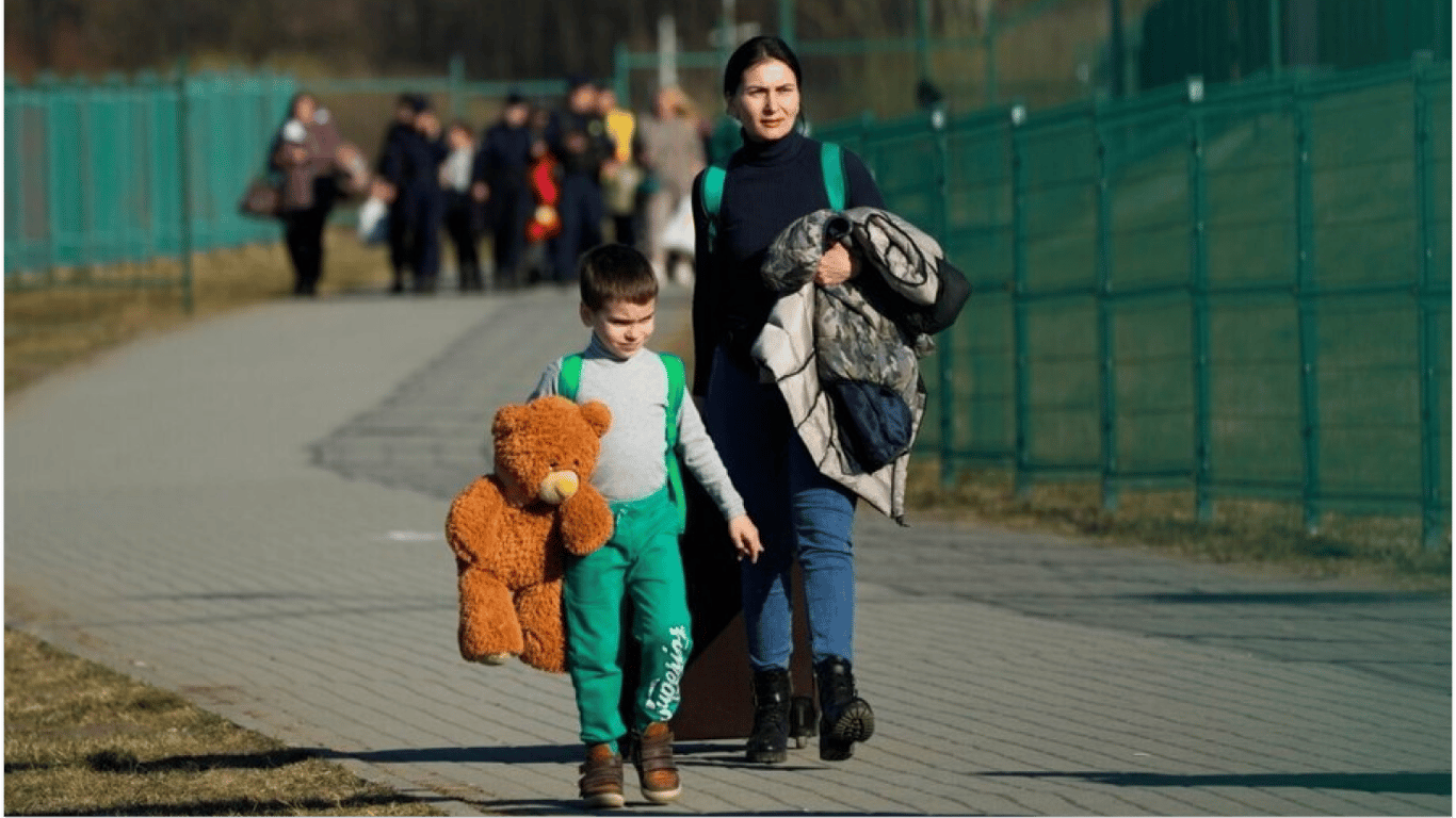 Скільки українських біженців перебувають у ЄС: статистика