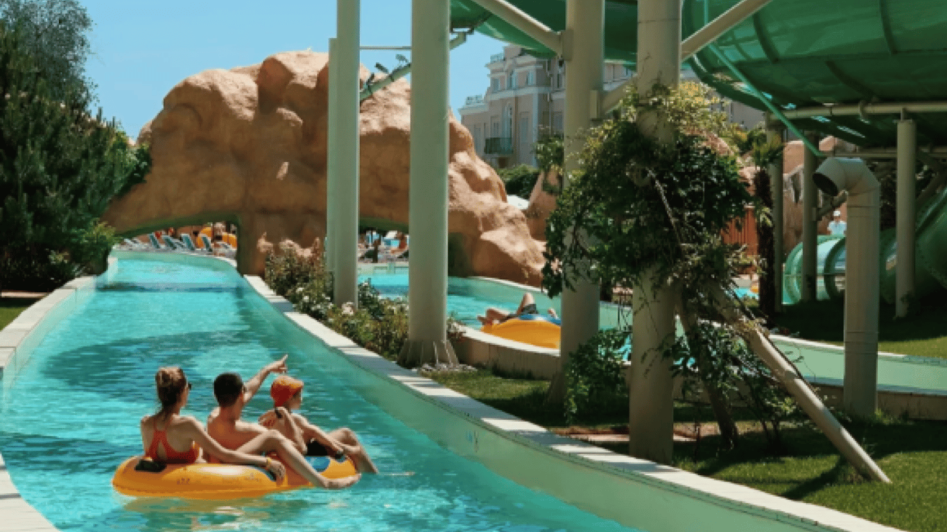 Атракціон в аквапарку. Фото: aquapark-hawaii.com.ua
