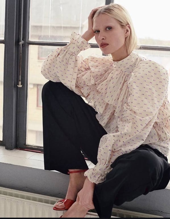 З такою блузкою будете мати вигляд на мільйон