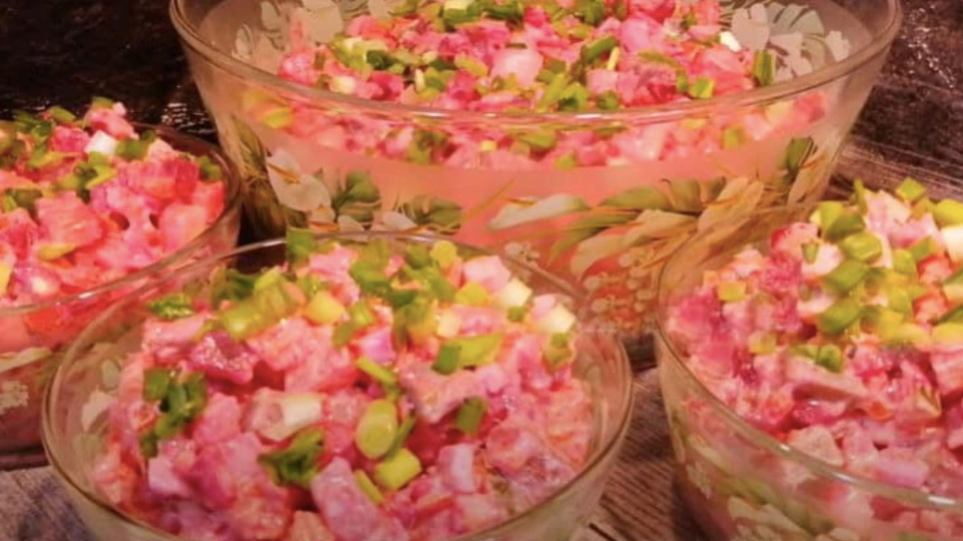 смачний салат з буряком та оселедцем