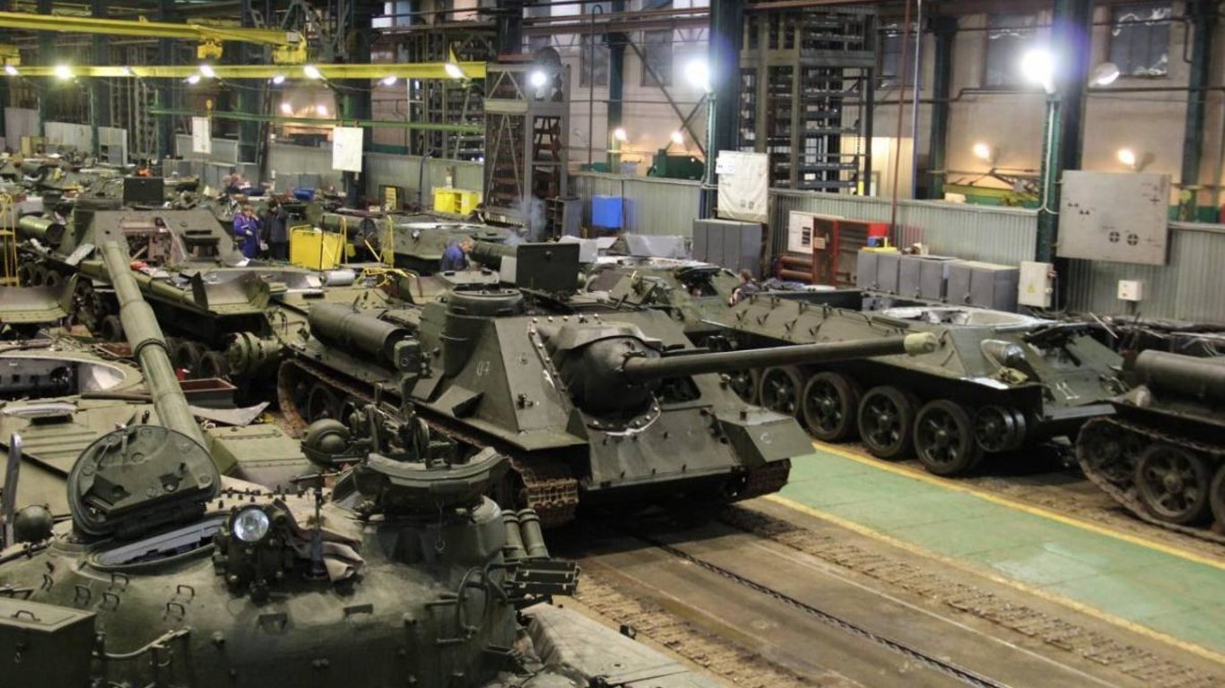 РФ достала из хранилищ до 40% танковых запасов — как в стране производится оружие
