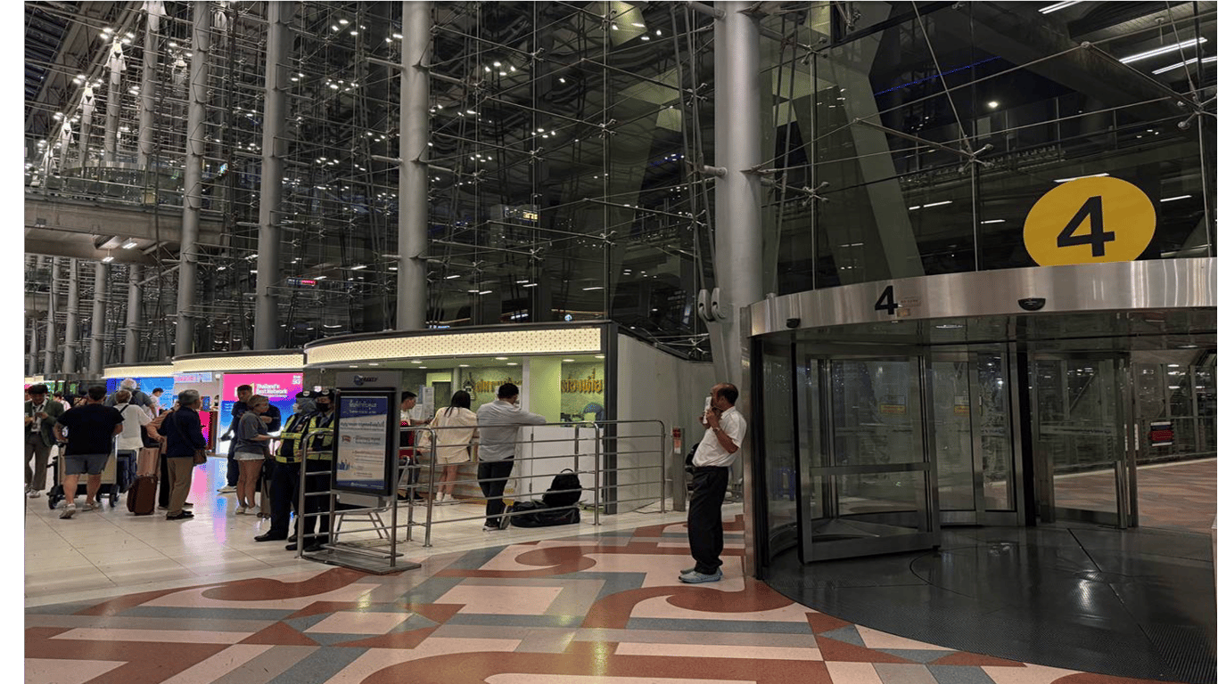 Як літати Європою за 20 євро: цінні поради досвідченої стюардеси